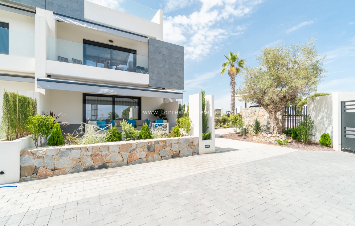 Новое здание - low-bungalow - Torrevieja