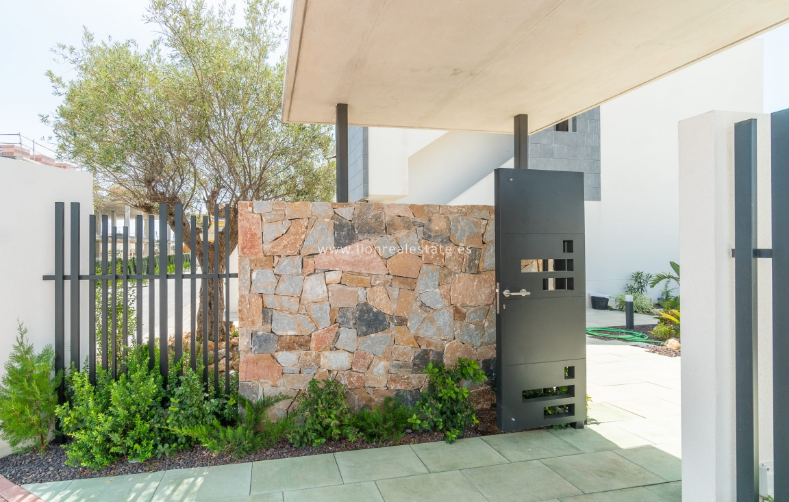 Новое здание - low-bungalow - Torrevieja