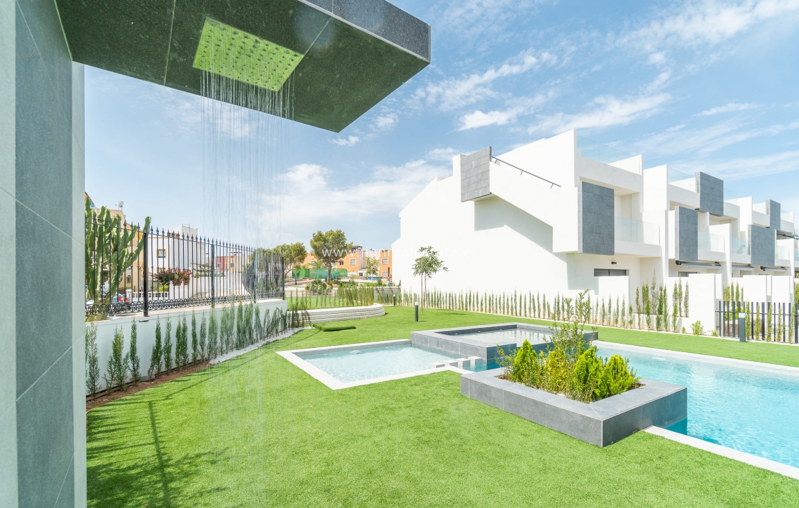 Новое здание - low-bungalow - Torrevieja