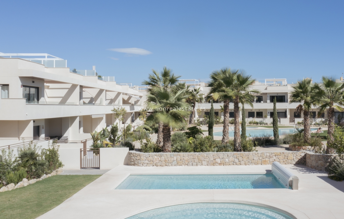 Новое здание - low-bungalow - Torrevieja