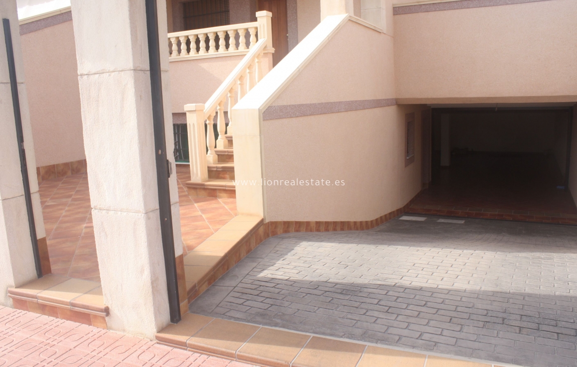 Новое здание - semi-detached - Torrevieja