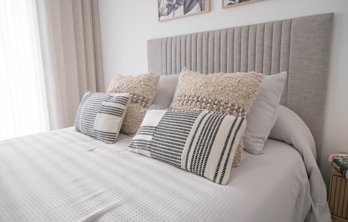 Новое здание - terraced - Jerónimo y Avileses