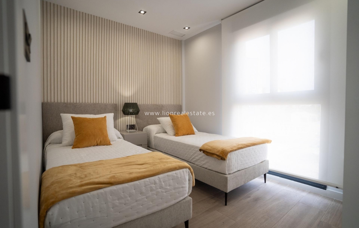 Новое здание - Town House - Orihuela Costa - Entre golf