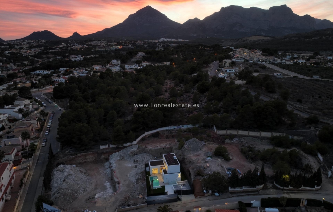 Новое здание - Villa - Alfas del Pi - Escandinavia