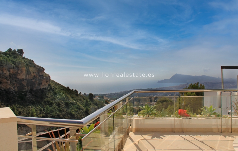 Новое здание - Villa - Altea