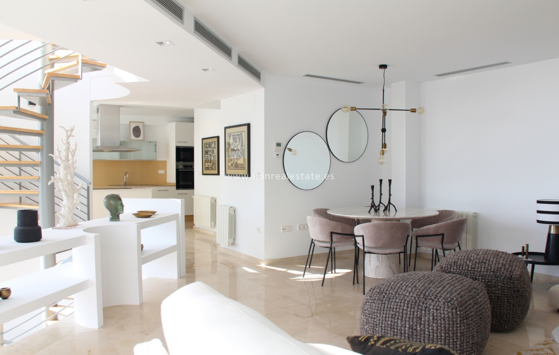 Новое здание - Villa - Altea