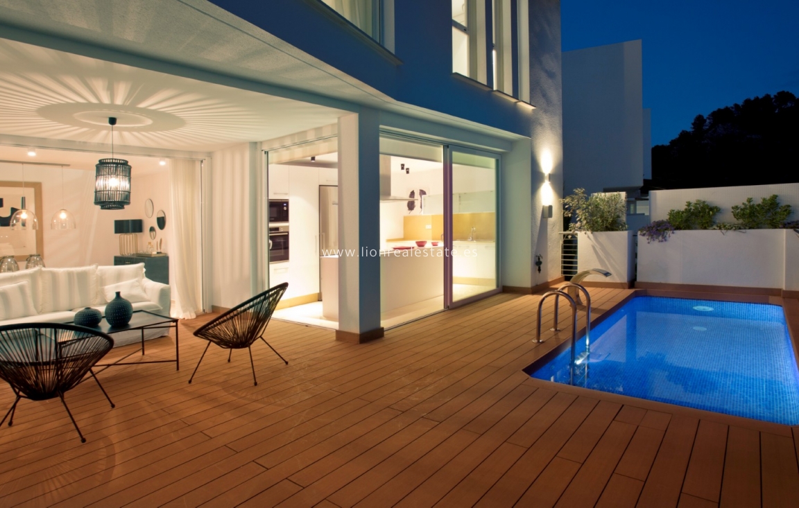 Новое здание - Villa - Altea