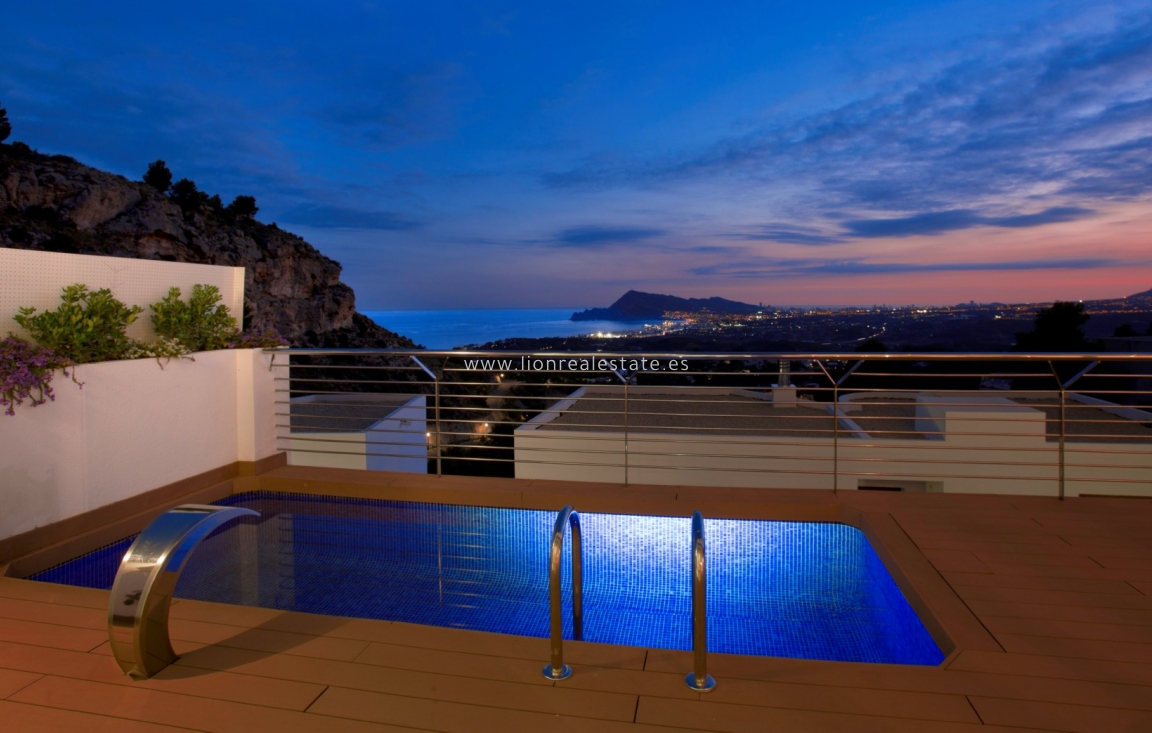 Новое здание - Villa - Altea