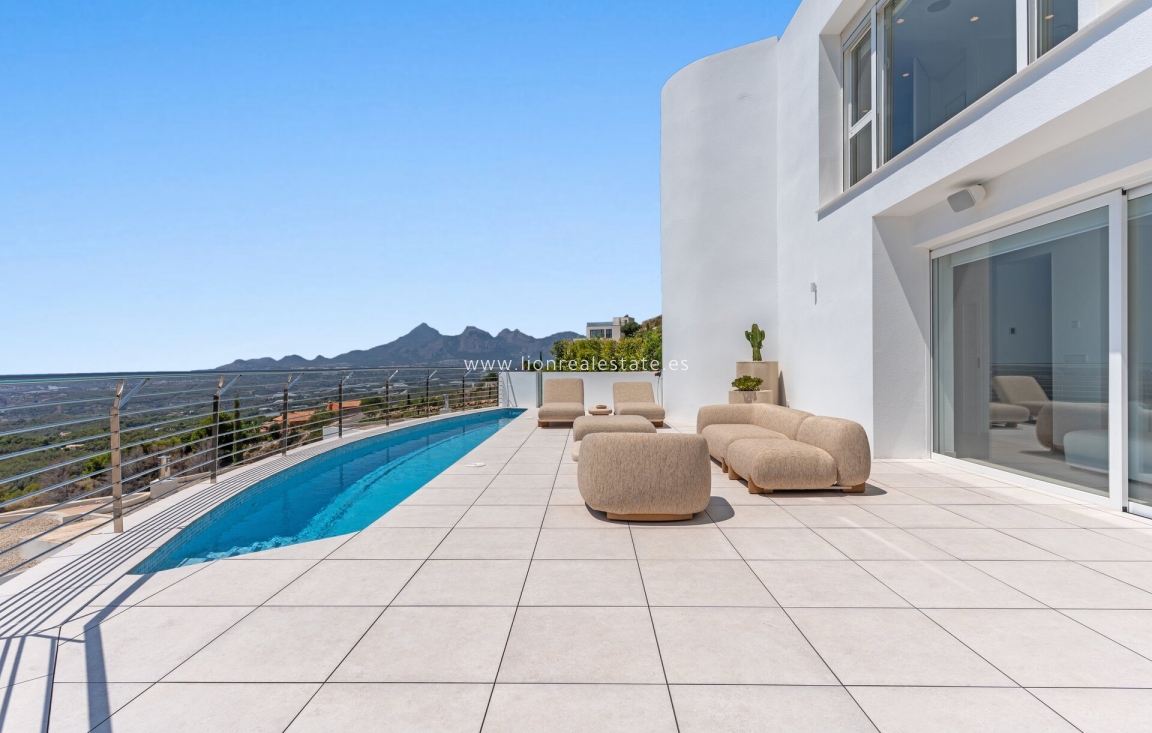 Новое здание - Villa - Altea