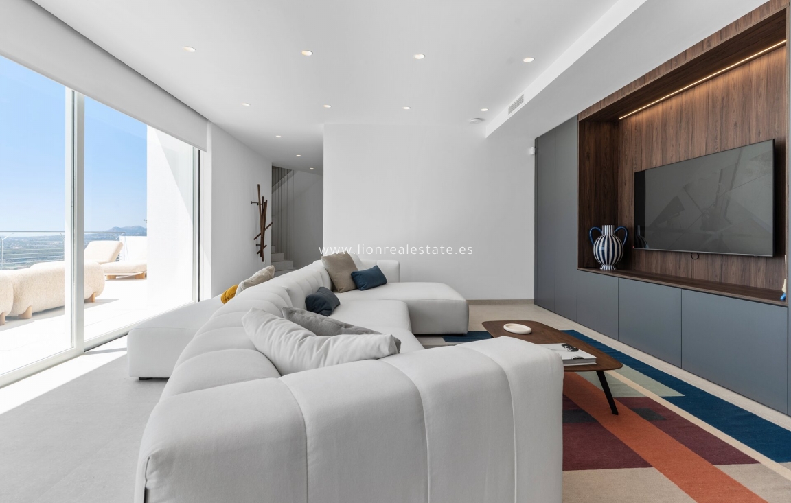 Новое здание - Villa - Altea