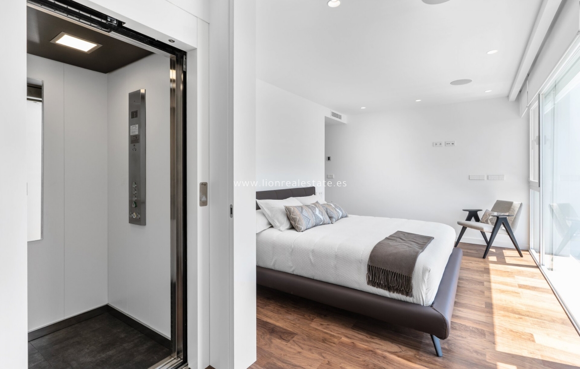 Новое здание - Villa - Altea