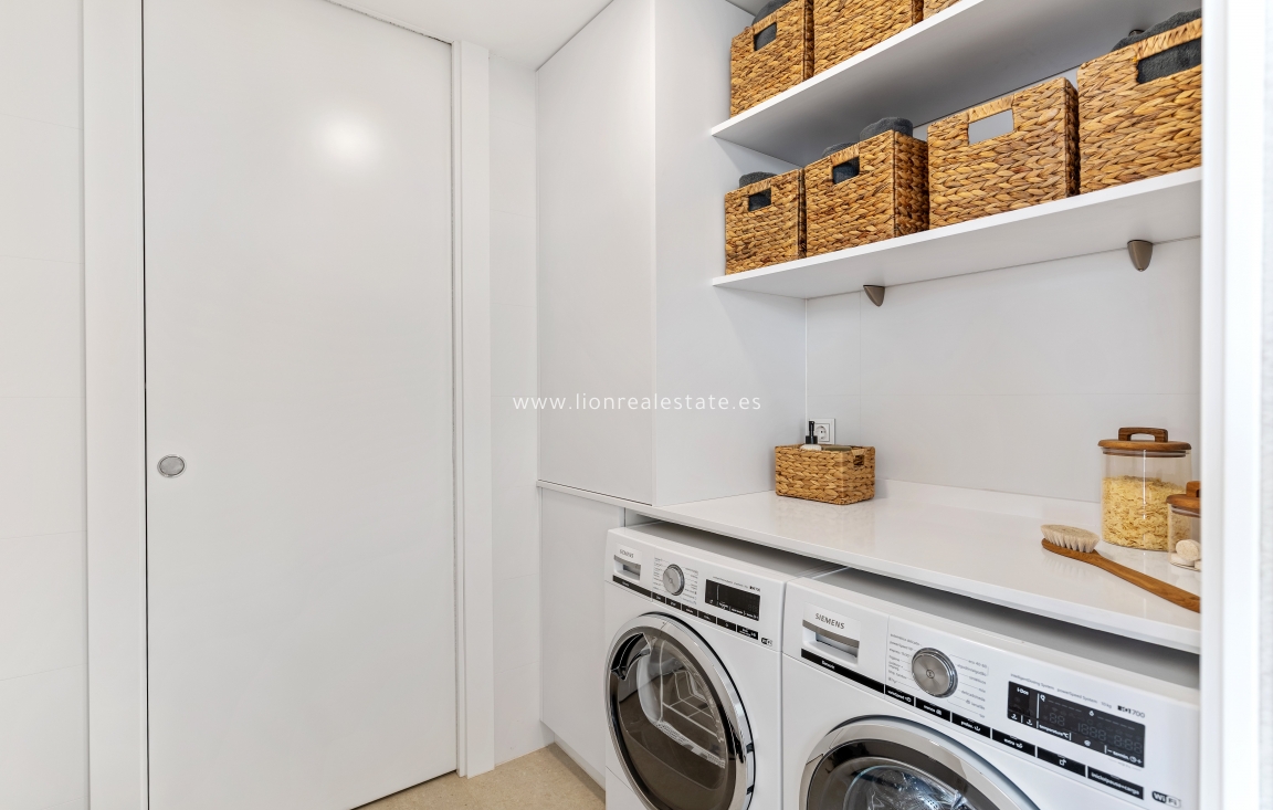 Новое здание - Villa - Altea