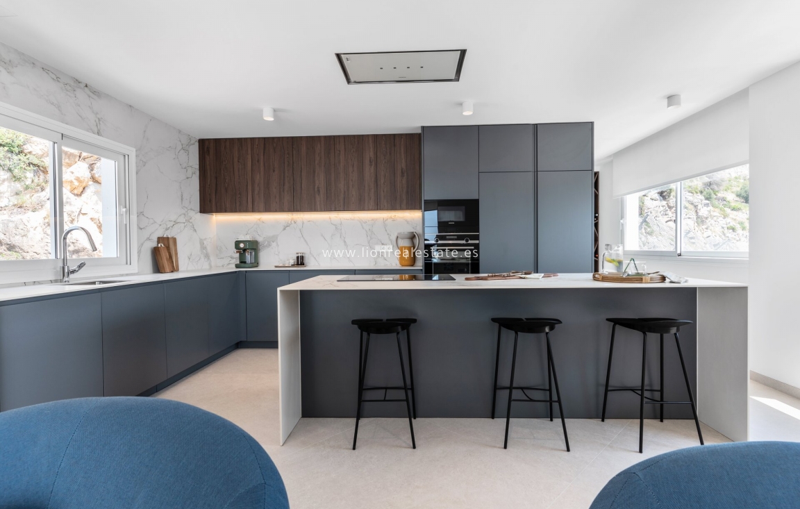 Новое здание - Villa - Altea