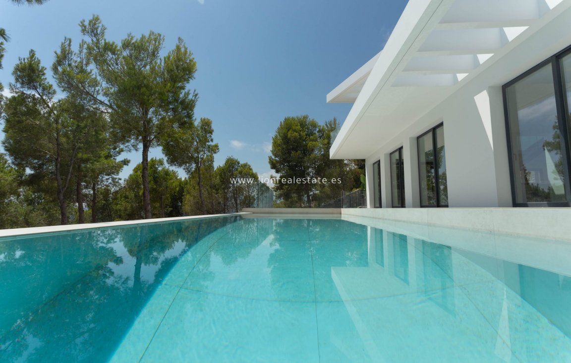 Новое здание - Villa - Altea