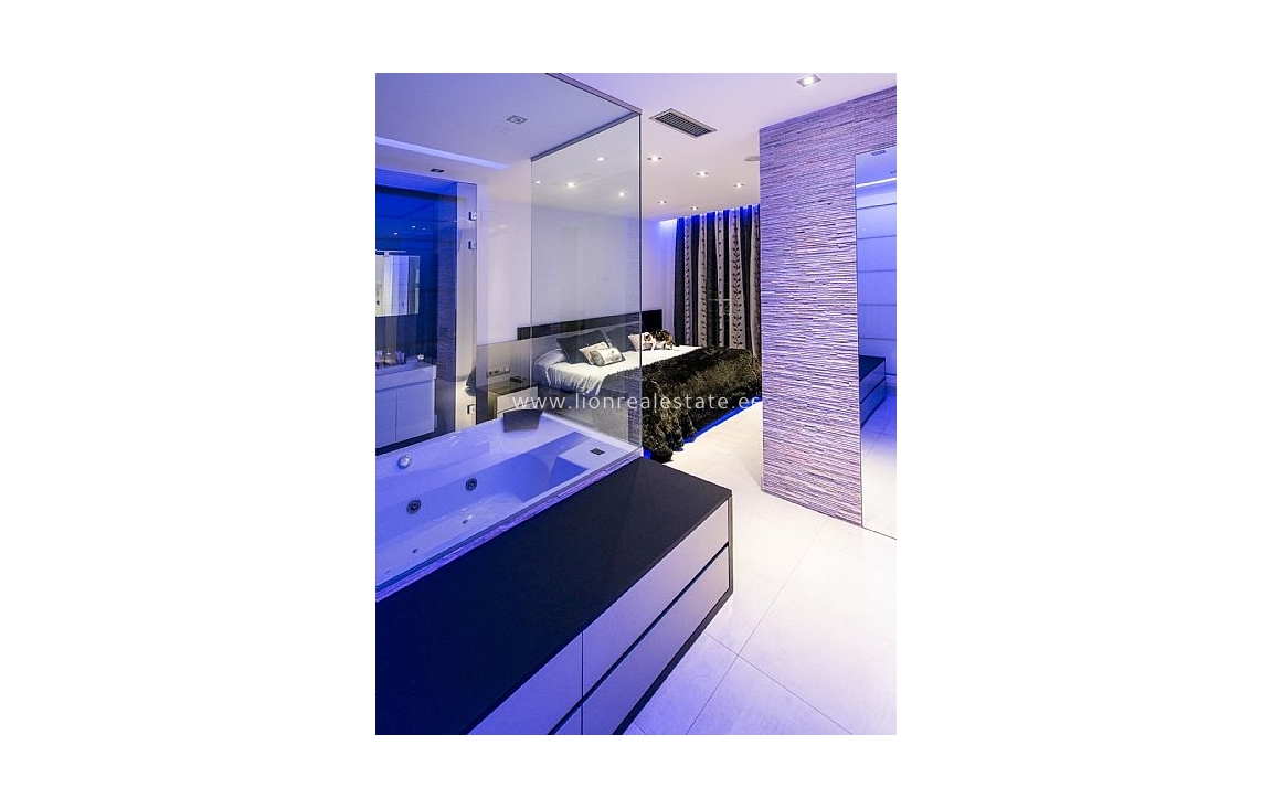 Новое здание - Villa - Calpe