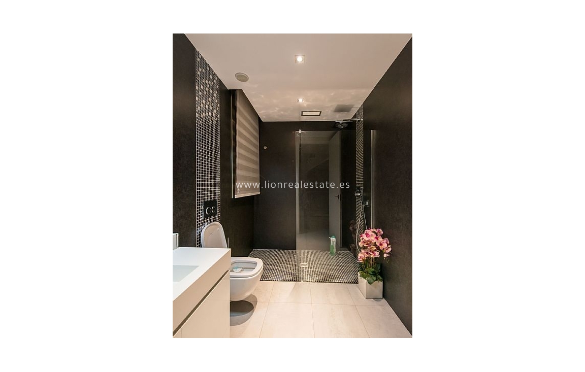 Новое здание - Villa - Calpe