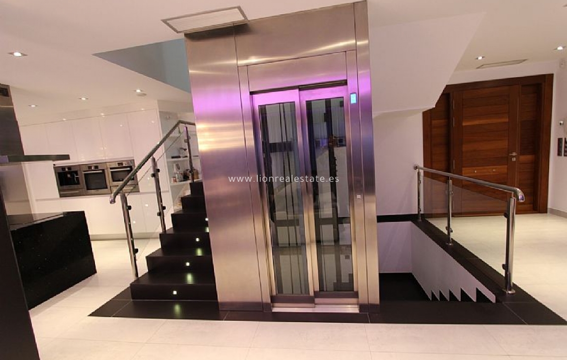 Новое здание - Villa - Calpe