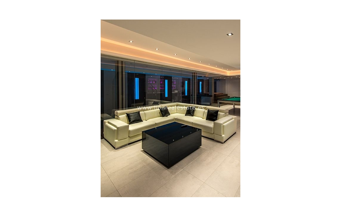 Новое здание - Villa - Calpe