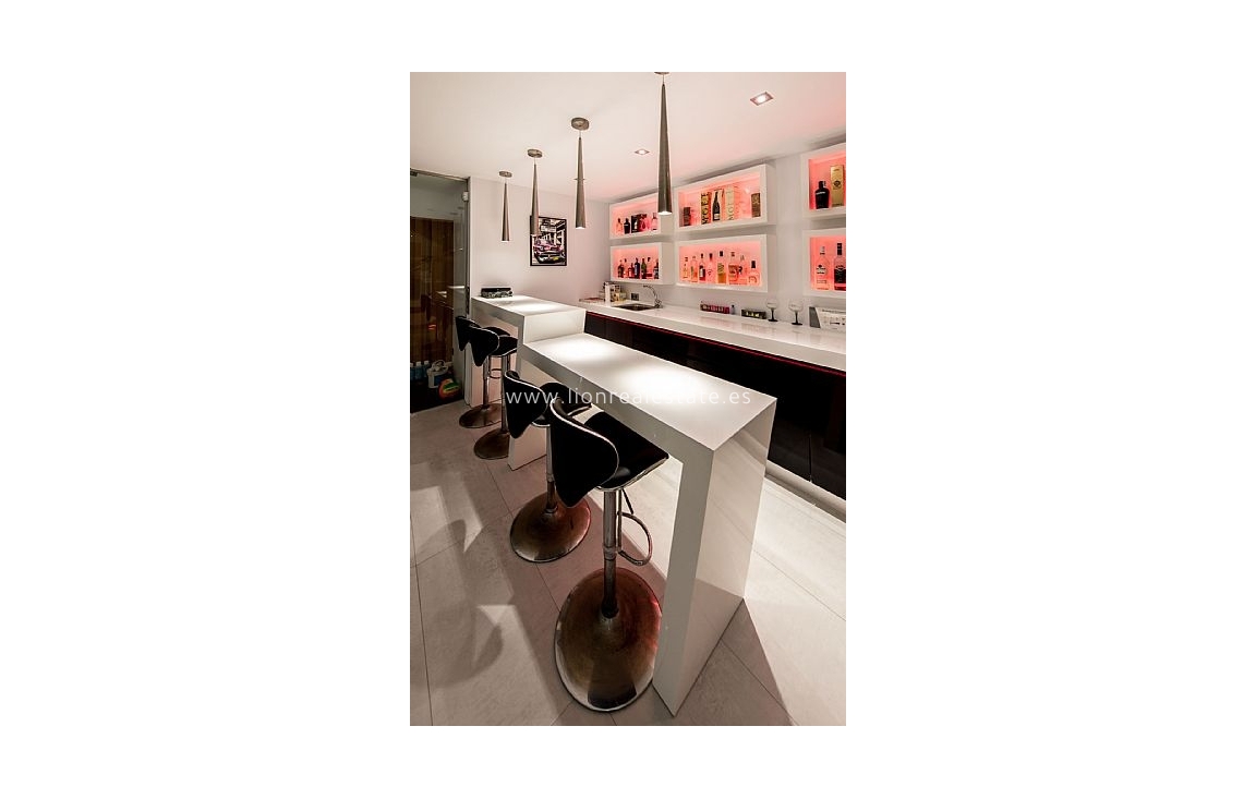 Новое здание - Villa - Calpe