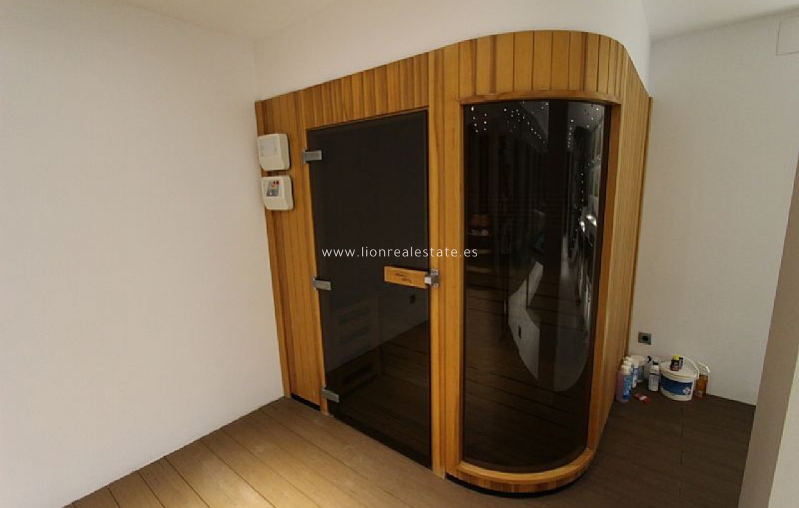 Новое здание - Villa - Calpe