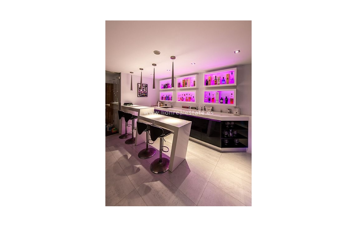 Новое здание - Villa - Calpe