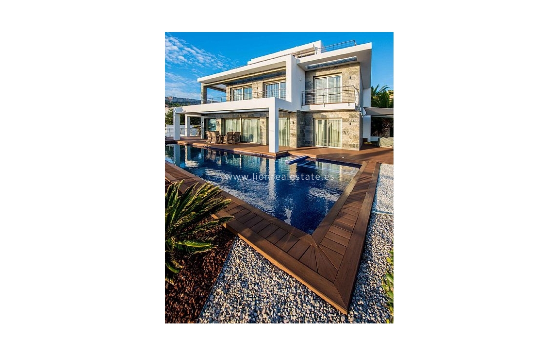 Новое здание - Villa - Calpe