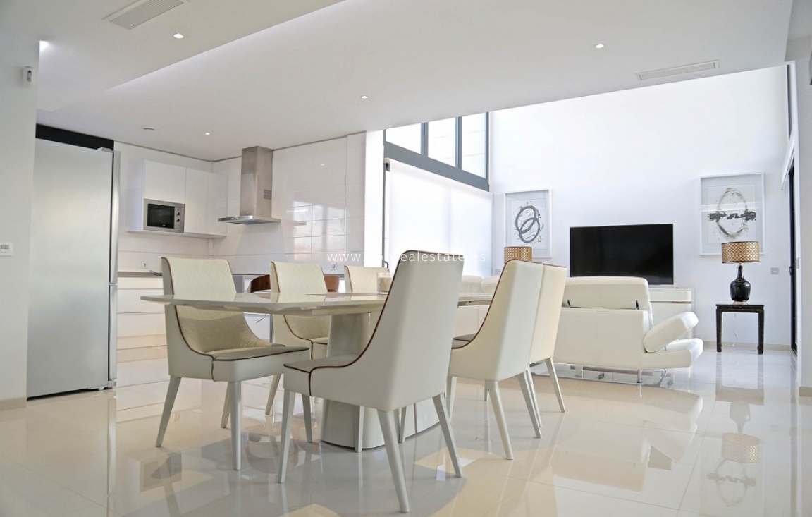 Новое здание - Villa - Dehesa de Campoamor