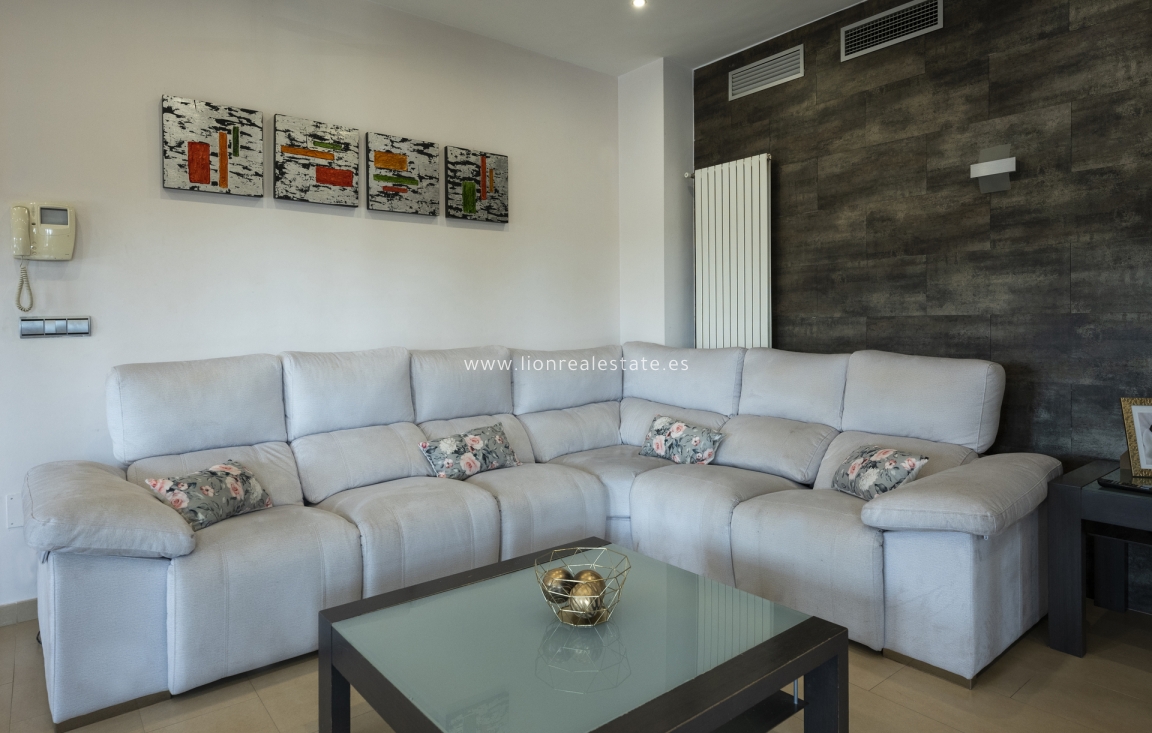 Новое здание - Villa - Jerónimo y Avileses