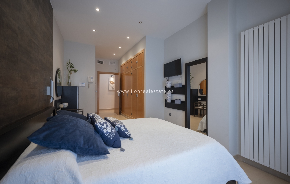 Новое здание - Villa - Jerónimo y Avileses