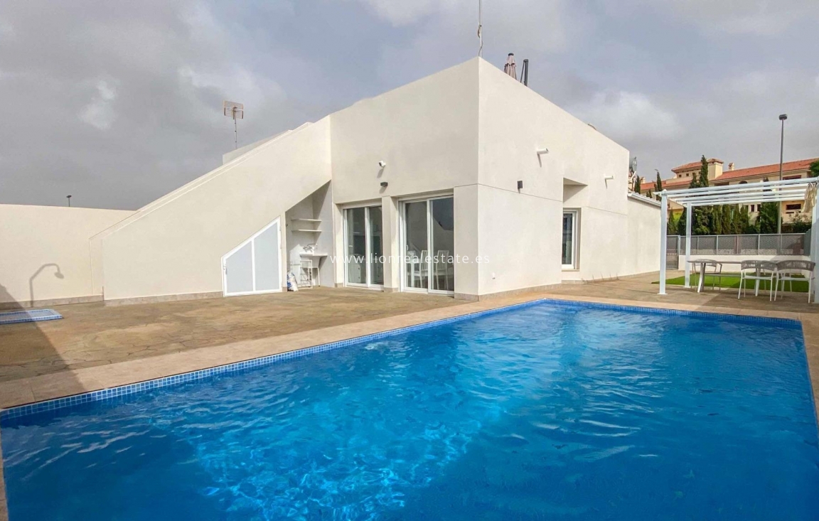 Новое здание - Villa - Los Alcazares - Serena Golf