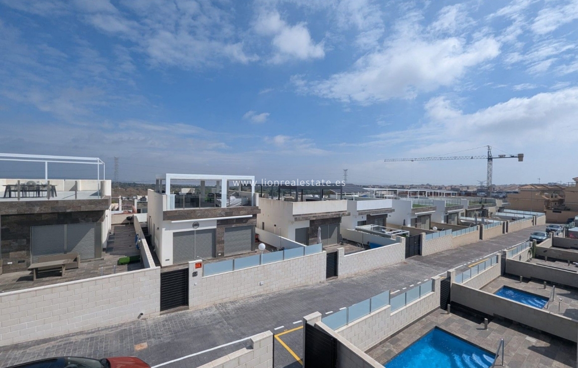 Новое здание - Villa - Orihuela Costa - PAU 26