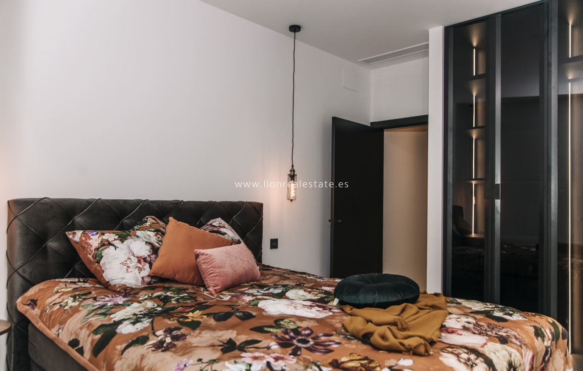 Новое здание - Villa - Rojales