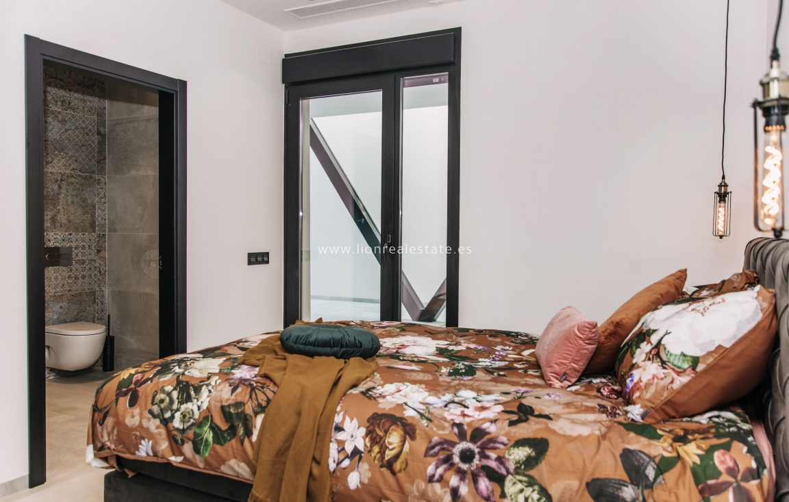 Новое здание - Villa - Rojales