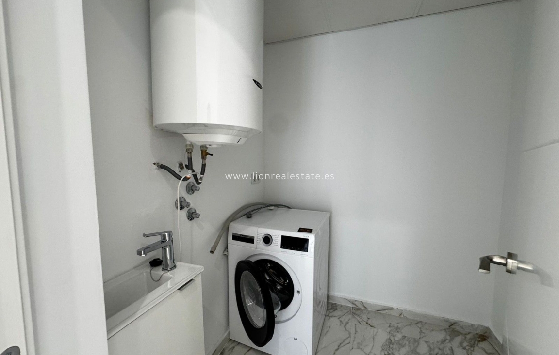 Новое здание - Villa - Torrevieja - Los balcones