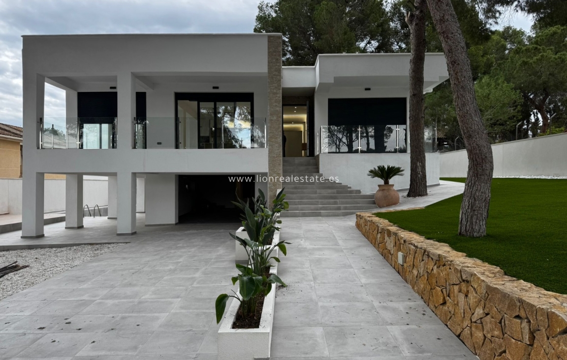 Новое здание - Villa - Torrevieja - Los Balcones