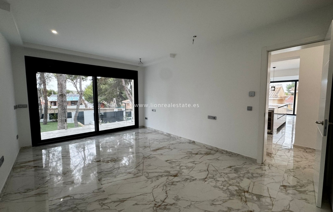 Новое здание - Villa - Torrevieja - Los Balcones