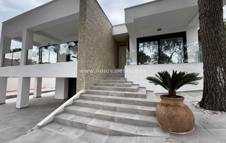 Новое здание - Villa - Torrevieja - Los Balcones