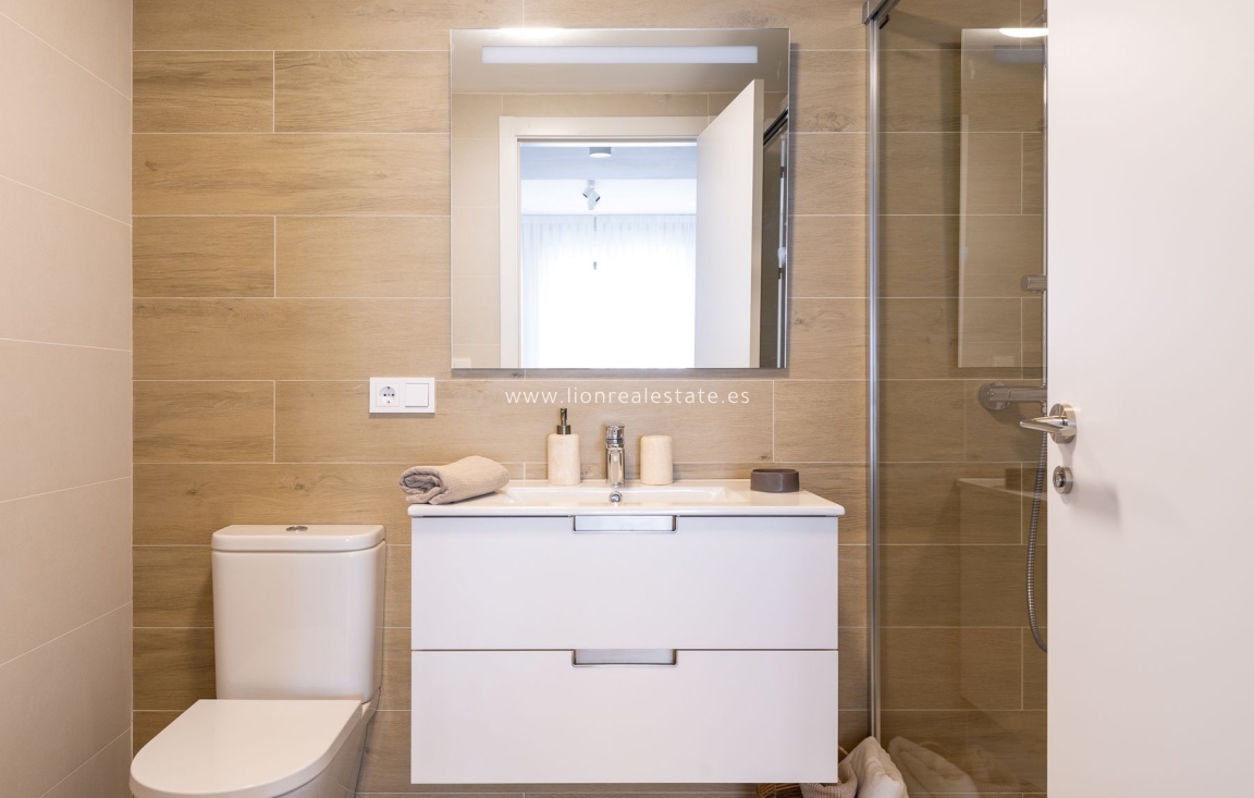 Nowy budynek - Daszek - Calpe