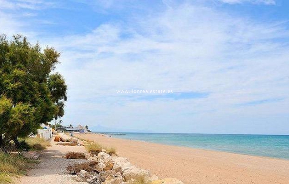 Nowy budynek - Daszek - El Verger - Playa de La Almadraba