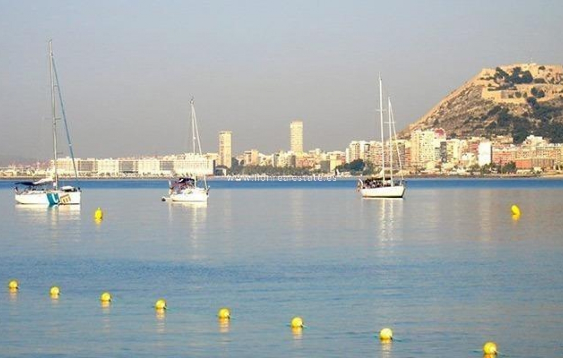 Nowy budynek - Daszek - El Verger - Playa de La Almadraba