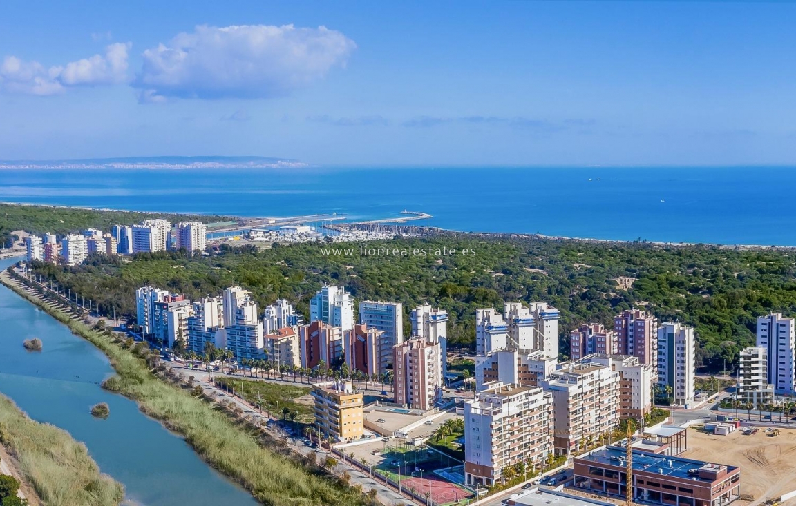 Nowy budynek - Daszek - Guardamar del Segura - Avenida del Puerto