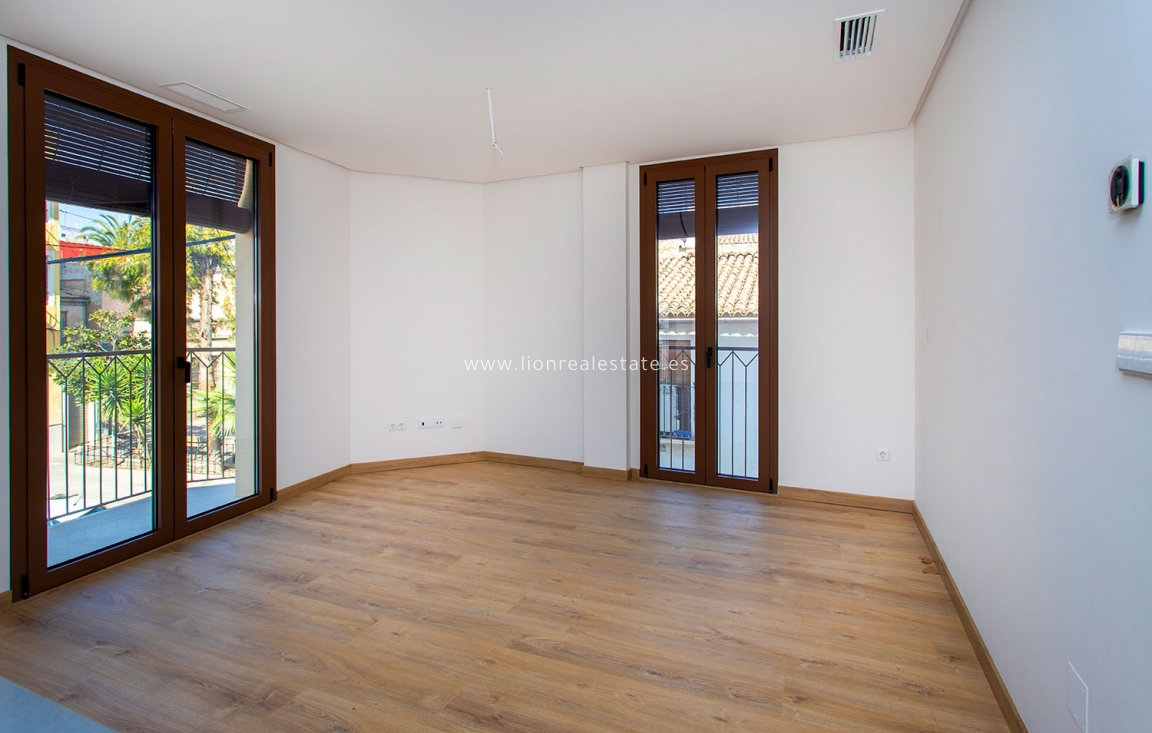 Nowy budynek - Daszek - Hondón de las Nieves