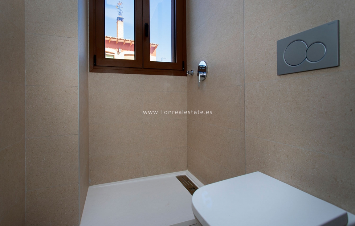 Nowy budynek - Daszek - Hondón de las Nieves