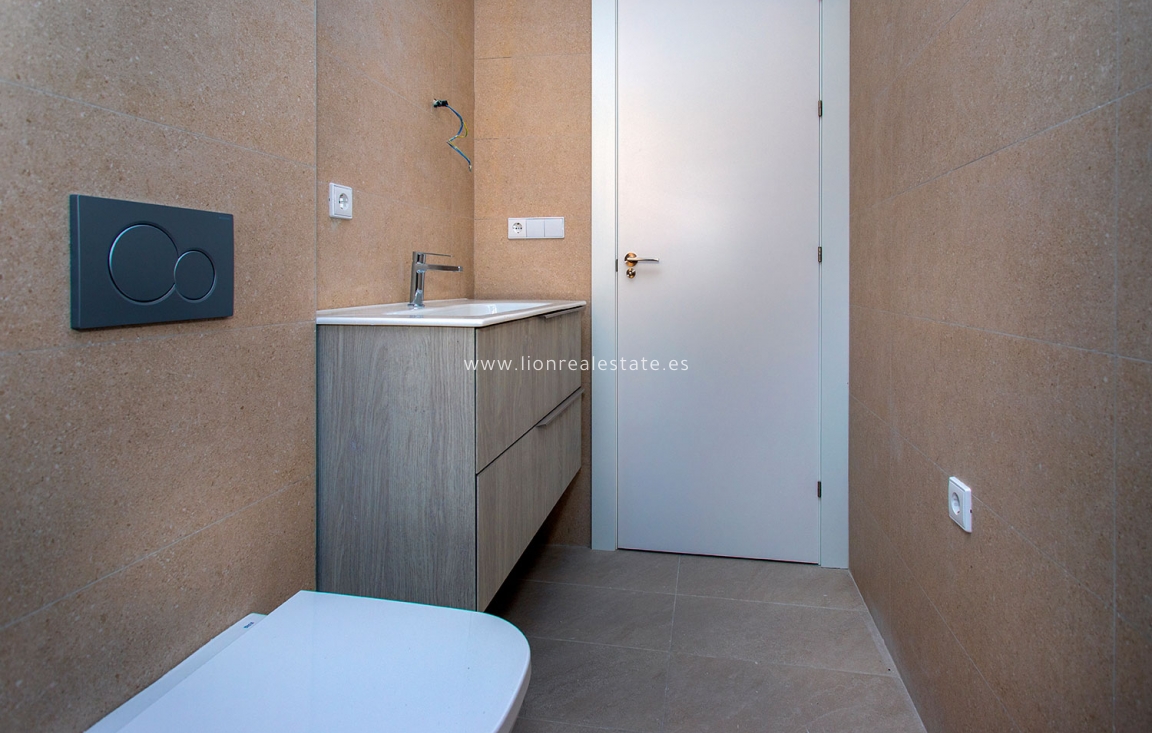 Nowy budynek - Daszek - Hondón de las Nieves