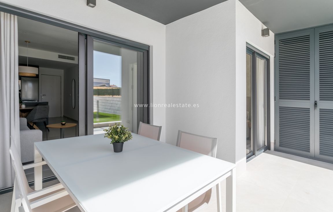 Nowy budynek - Daszek - Torrevieja