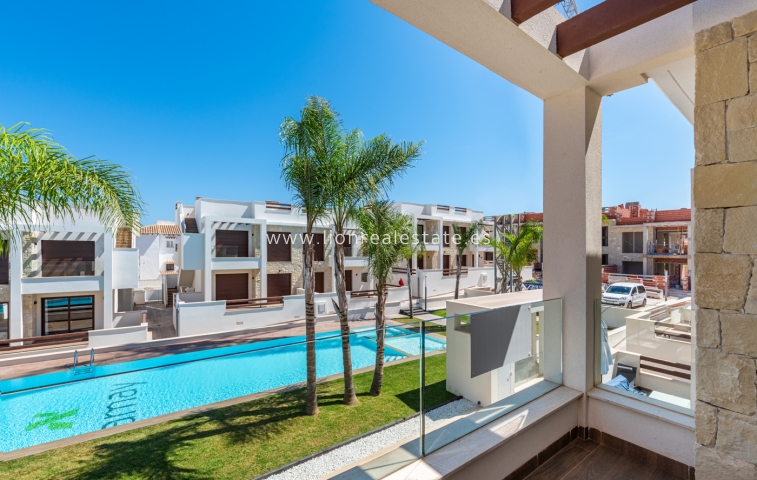 Nowy budynek - Daszek - Torrevieja