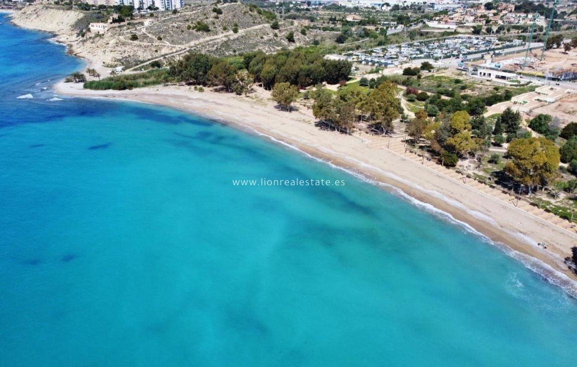 Nowy budynek - Daszek - Villajoyosa - Playa del Torres