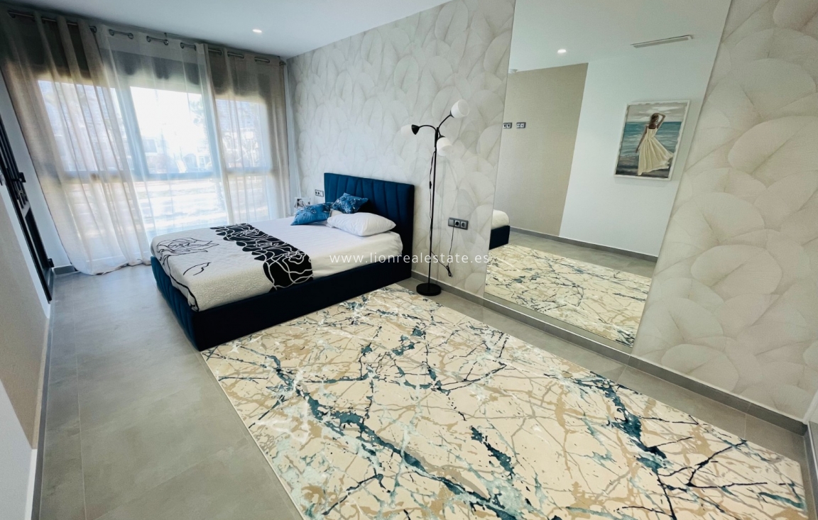 Nowy budynek - detached - Torrevieja