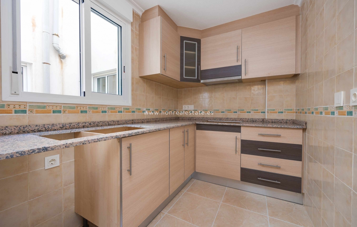 Nowy budynek - ground-floor - San Fulgencio