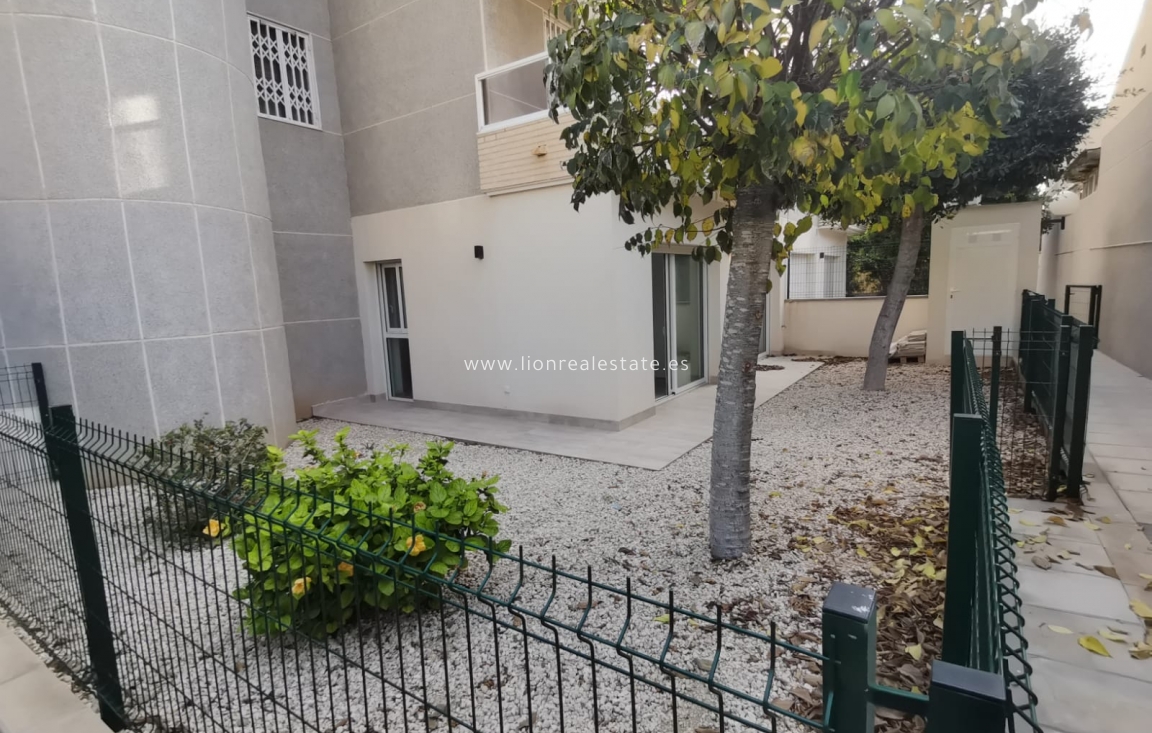 Nowy budynek - ground-floor - Torrevieja